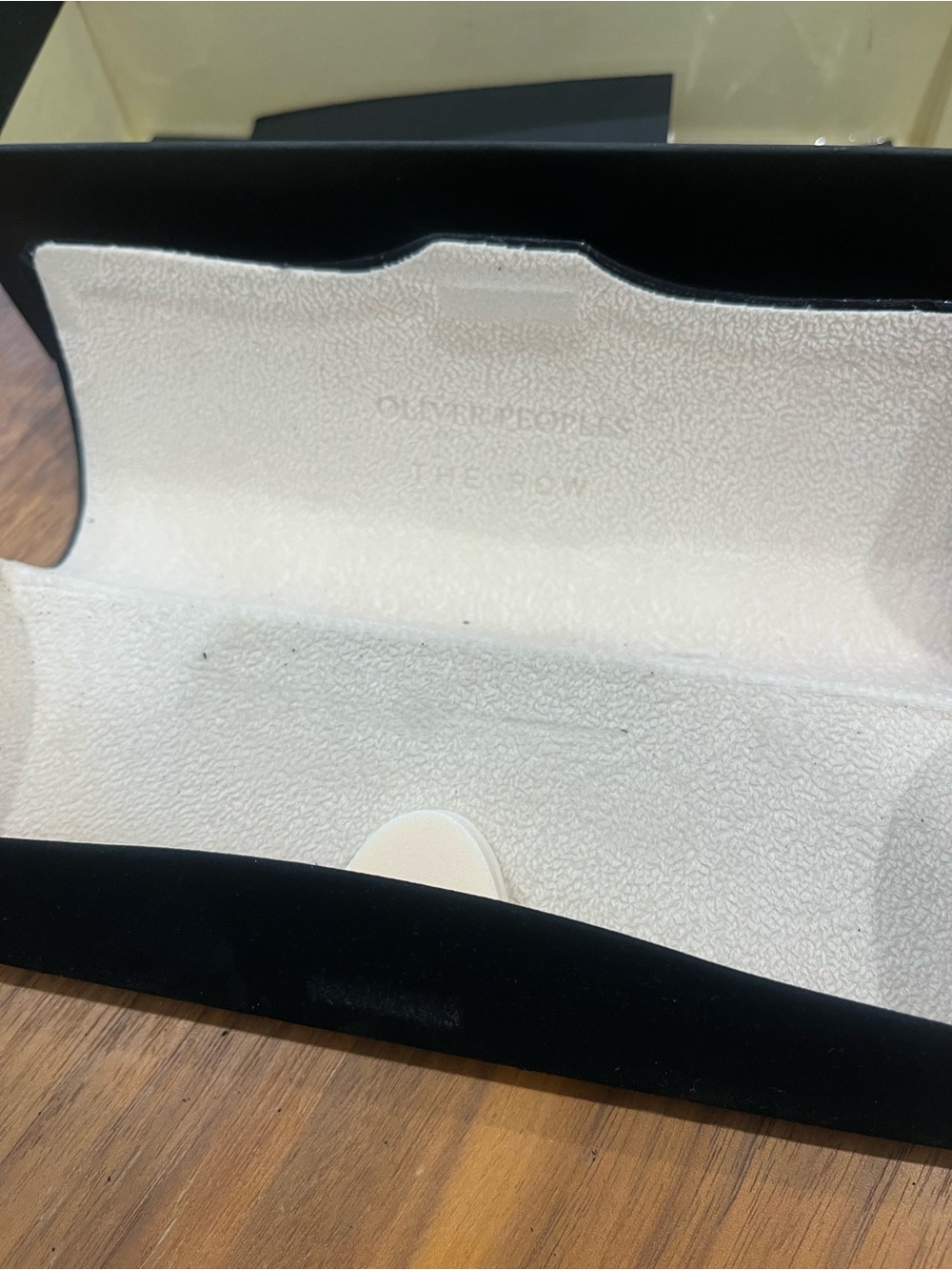 Oliver Peoples the row Sunglasses case - Picture 2 of 3